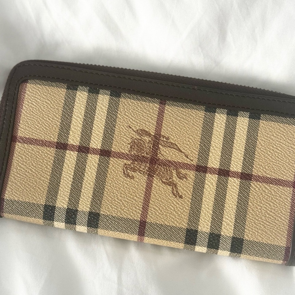 Classic Plaid Wallet in Beige and Brown - Picture 3 of 5